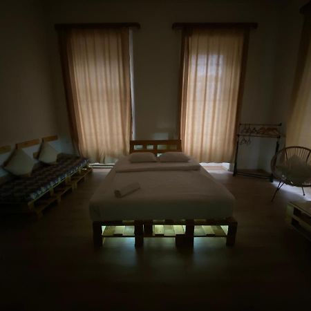 Downtown Room Tbilisi Buitenkant foto