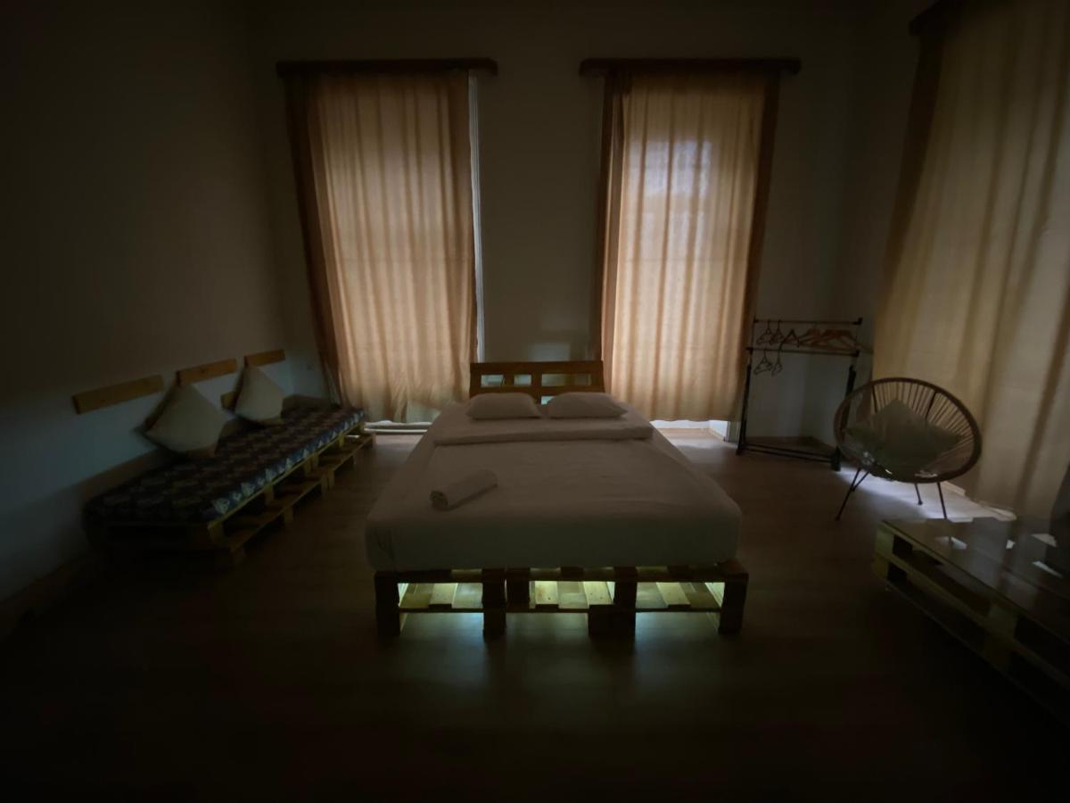 Downtown Room Tbilisi Buitenkant foto