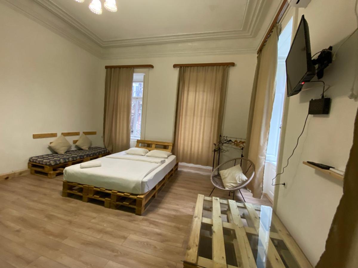 Downtown Room Tbilisi Buitenkant foto