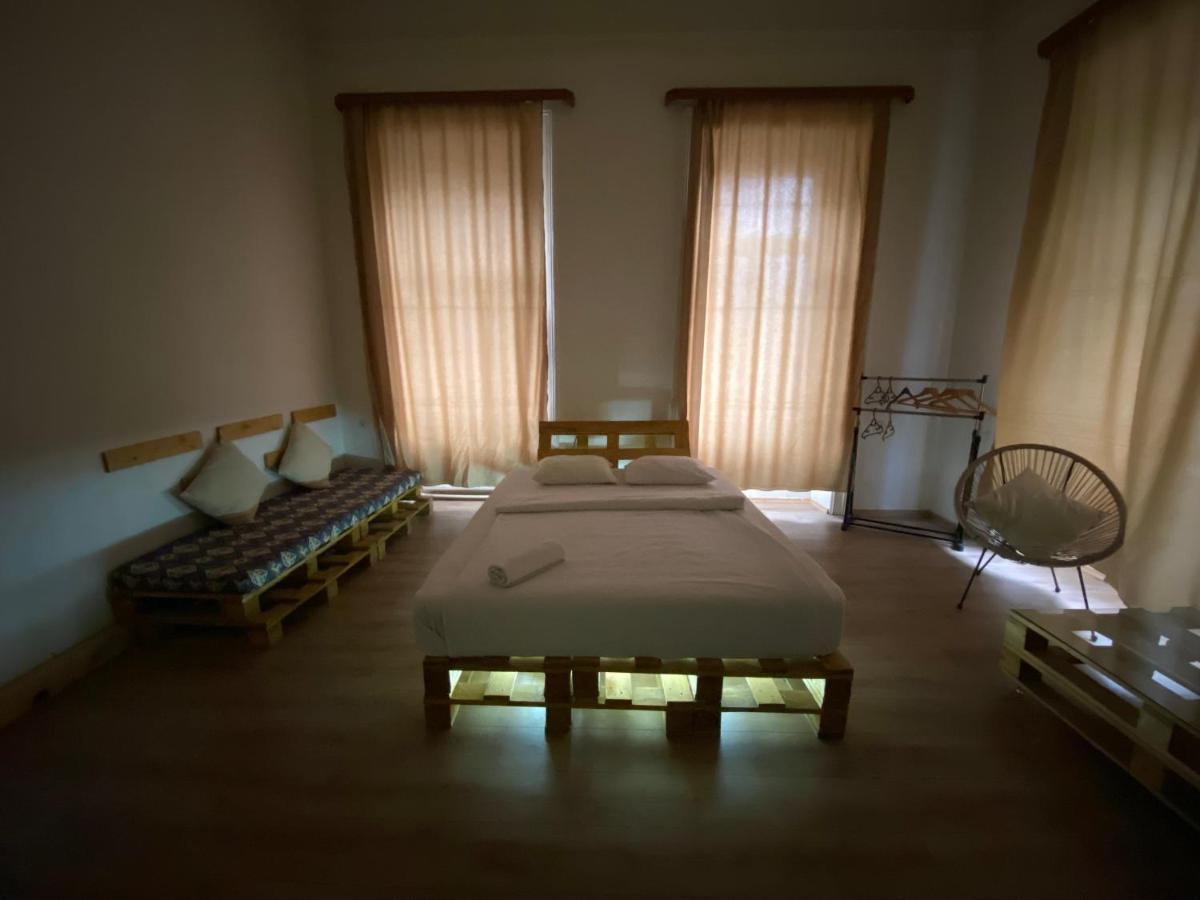 Downtown Room Tbilisi Buitenkant foto