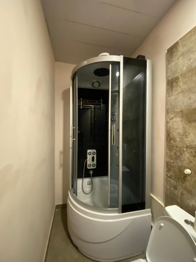 Downtown Room Tbilisi Buitenkant foto