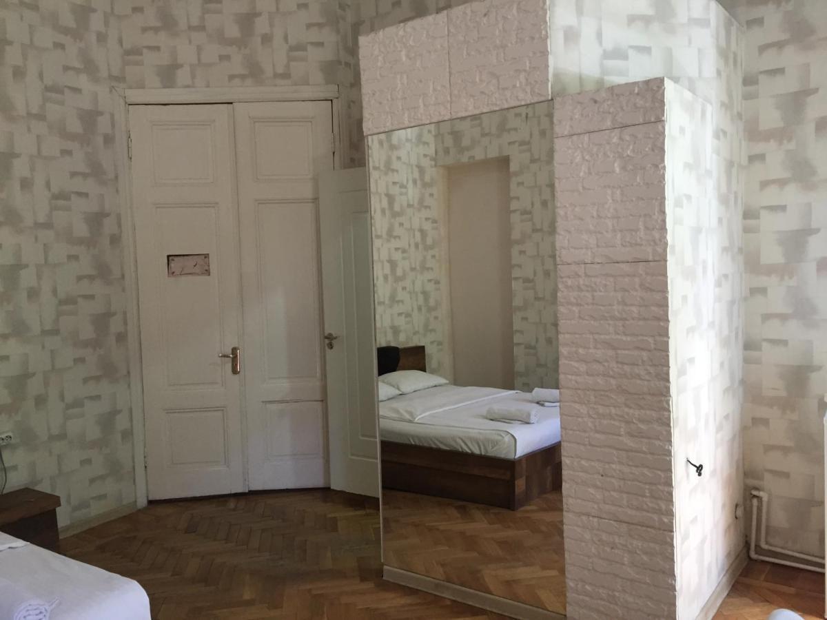 Downtown Room Tbilisi Buitenkant foto